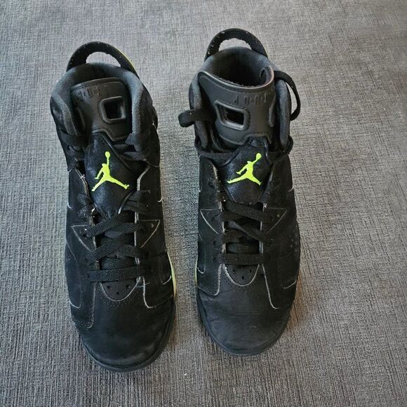 Nike Air Jordan Women's Electric Green 6 Retro Shoes Size 8.5 - Picture 2 of 15